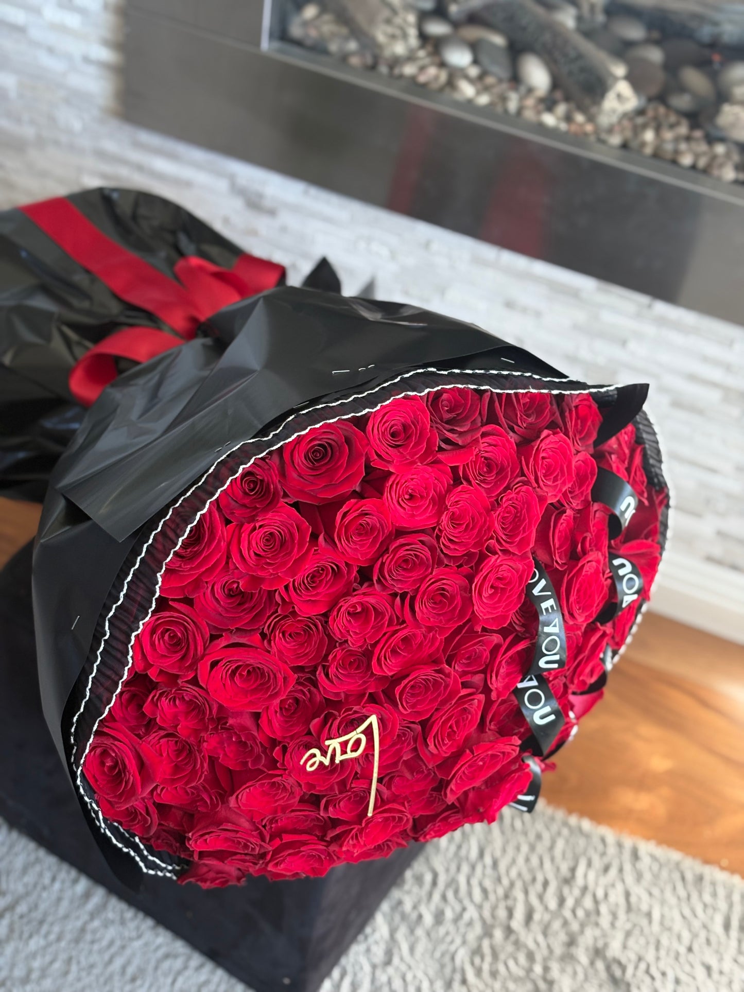 Granada Copa Rose Bouquet | Luxury Fancy Round Hand-Tied Roses San Diego