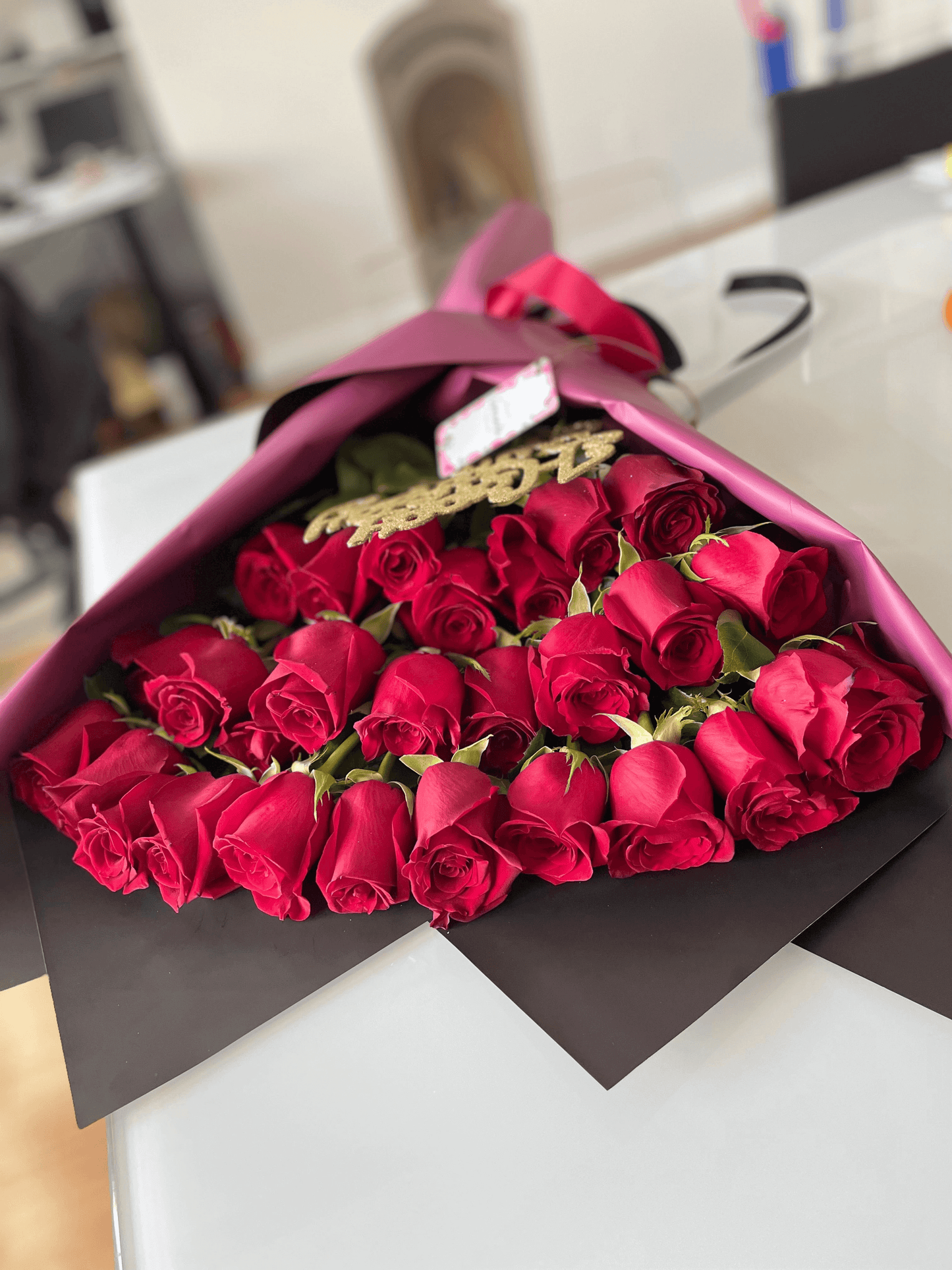 Granada Fan of Roses Hand-Tied Bouquet | Luxury Premium Rose Fan Bouquet San Diego
