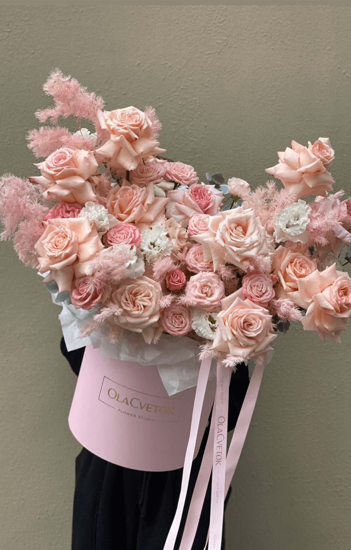 Organic box florist with feather