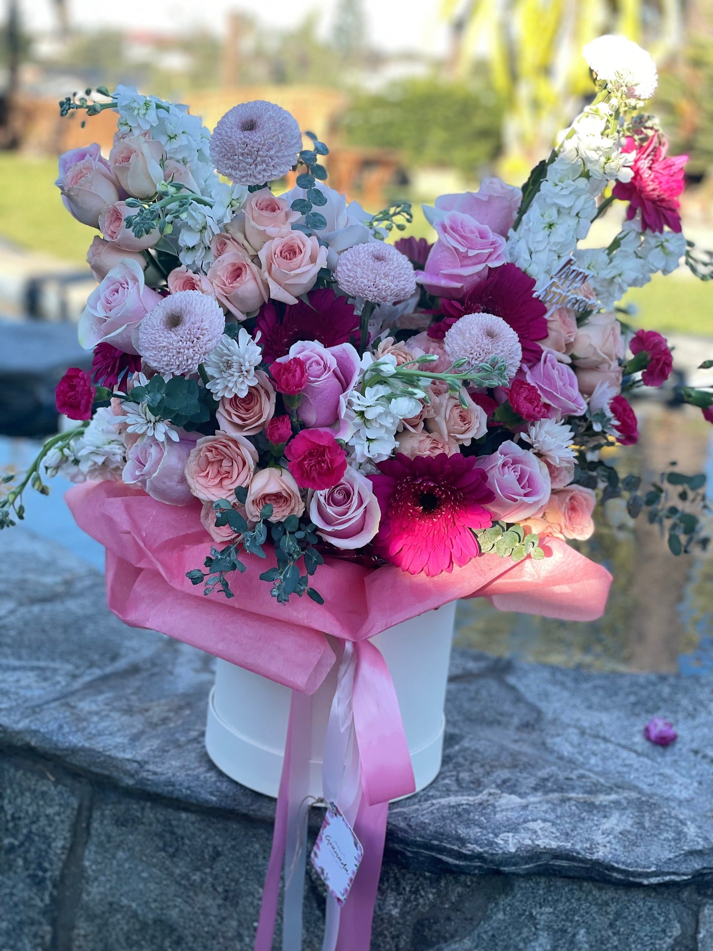Granada Organic Seasonal Luxury Box | Premium Seasonal Flowers San Diego