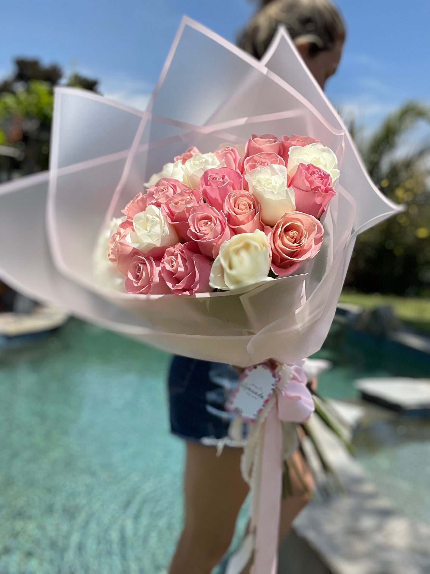 Granada Mono Rose Bouquet | Single-Color Premium Roses | San Diego