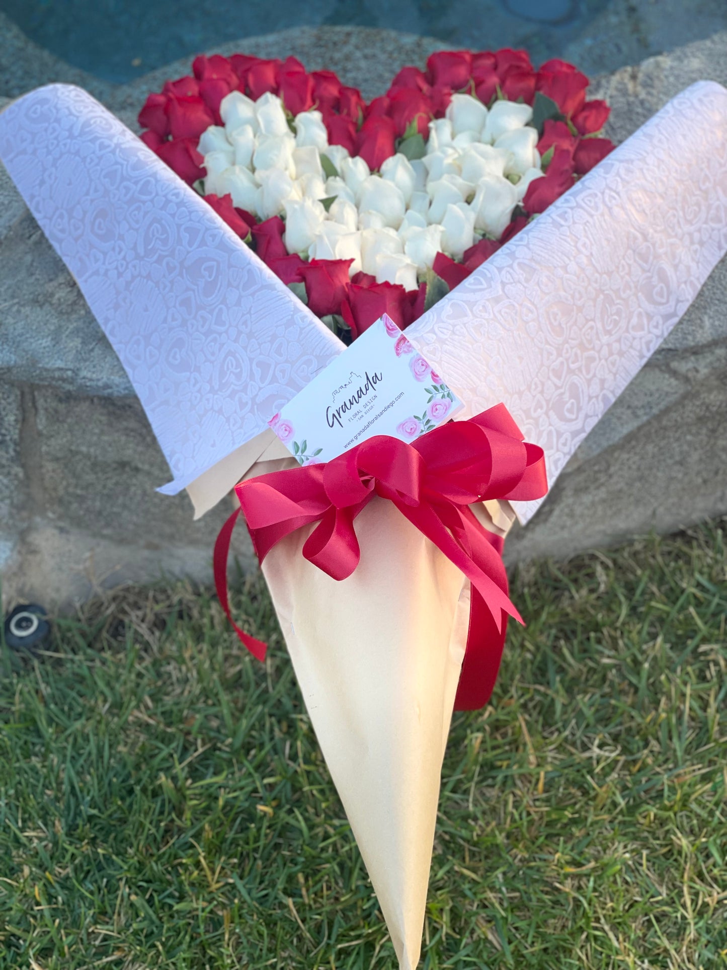 Granada Premium Heart-Shaped Rose Bouquet with Chocolates | Luxury Gift San Diego