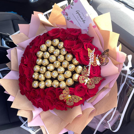 Red roses bouquet with Ferrero Rocher chocolates and gold butterfly decorations – Granada Floral San Diego