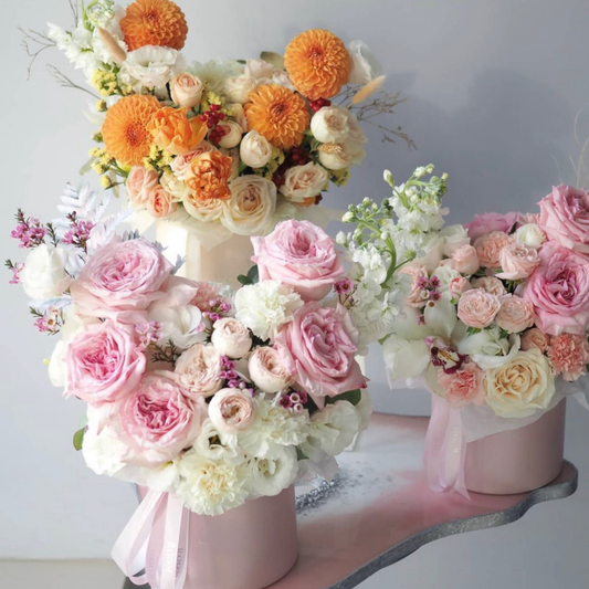 Organic box florist with feather