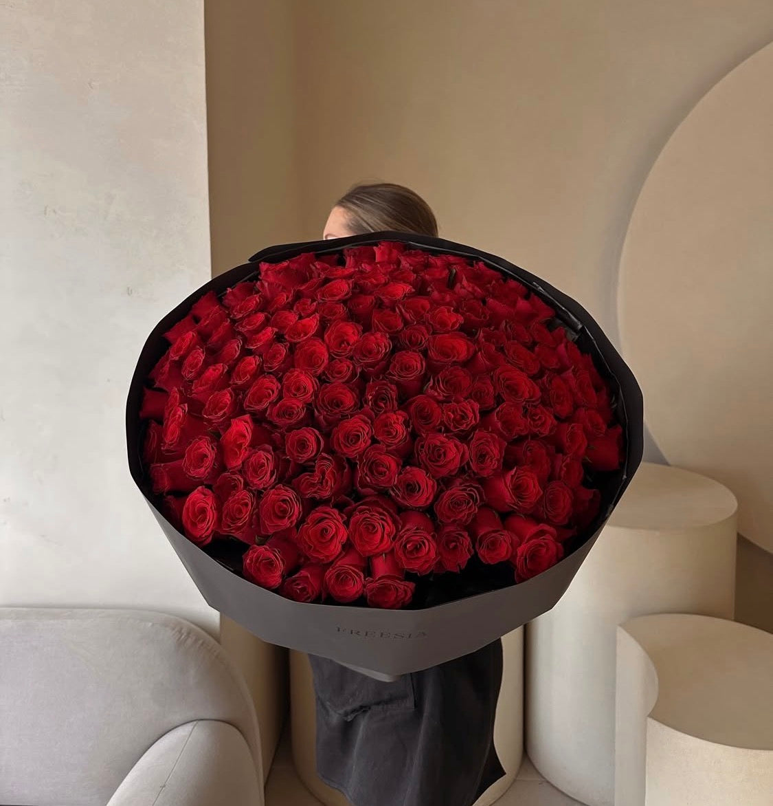 Granada Copa Rose Bouquet | Luxury Fancy Round Hand-Tied Roses San Diego