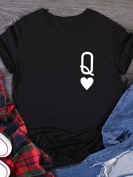 Queen of Hearts Graphic Tee – Women’s Black T-Shirt | Casual Card Game Inspired Shirt | Poker Lover Gift | Cute Queen Tee