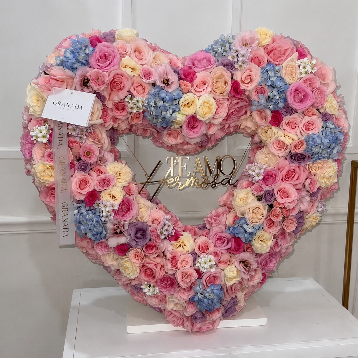 Floral Heart Crown – Premium Rose & Hydrangea Heart Arrangement