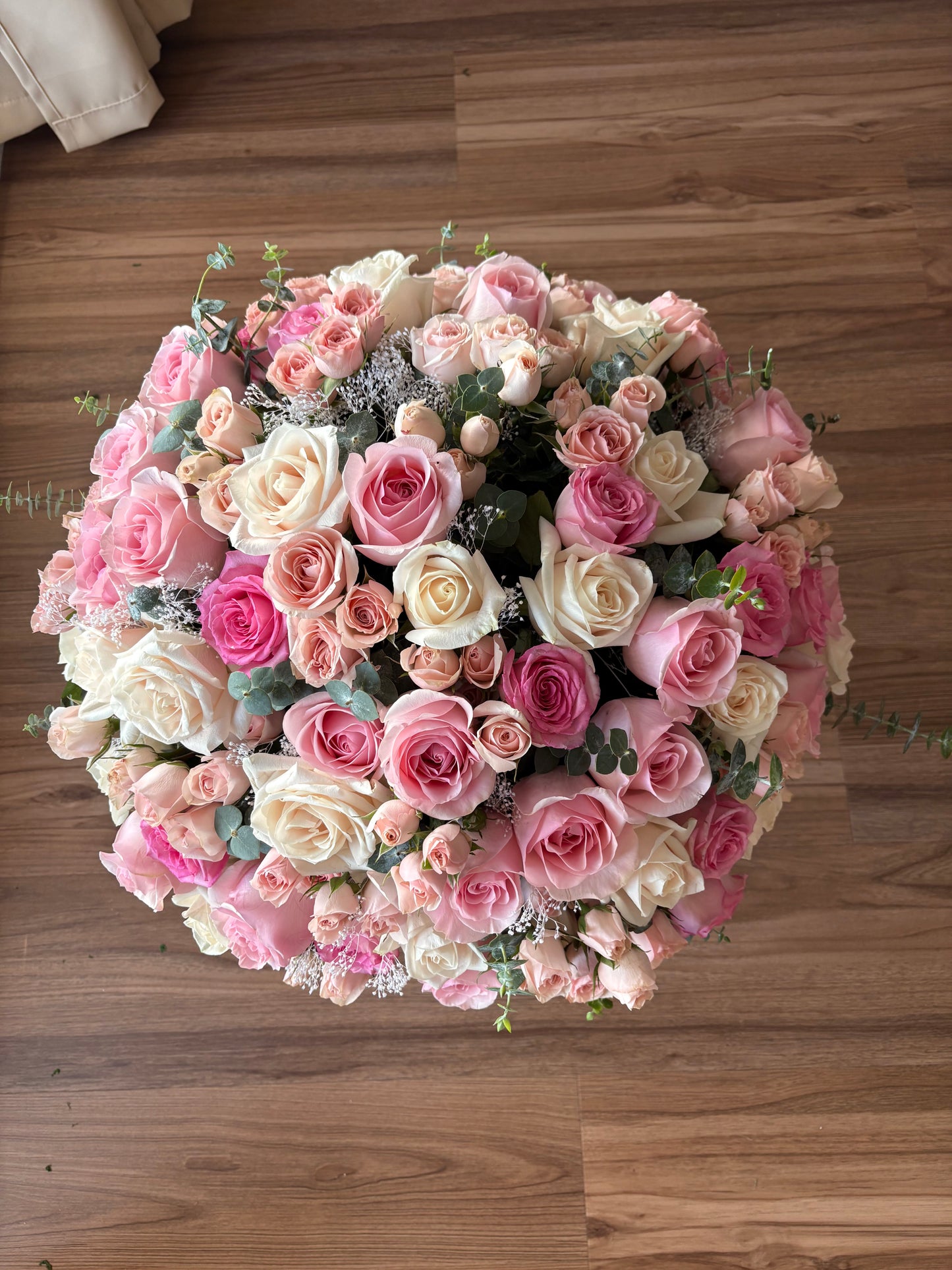 Luxury Rose Sphere Box | Premium Roses & Spray Roses in Elegant Design – Granada Floral