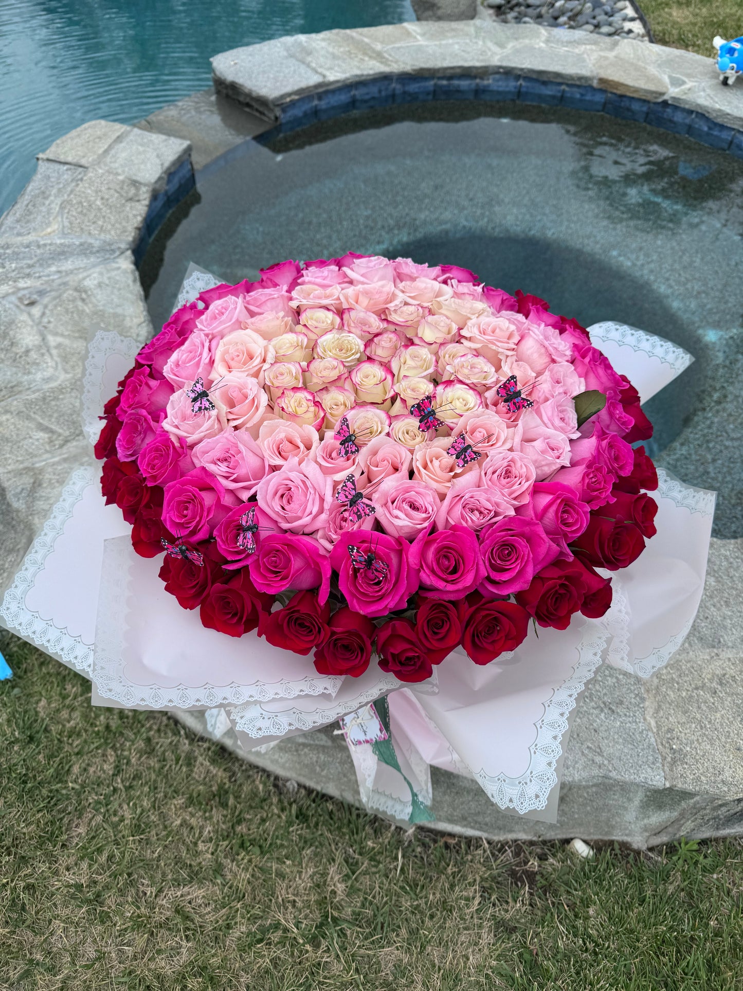Giant Luxury Rose Arrangement | Granada Floral San Diego