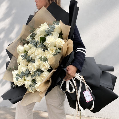 Royal Luxury Oversized Rose Bouquet – Available  Flowers in All San Diego