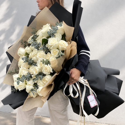 Royal Luxury Oversized Rose Bouquet – Available  Flowers in All San Diego