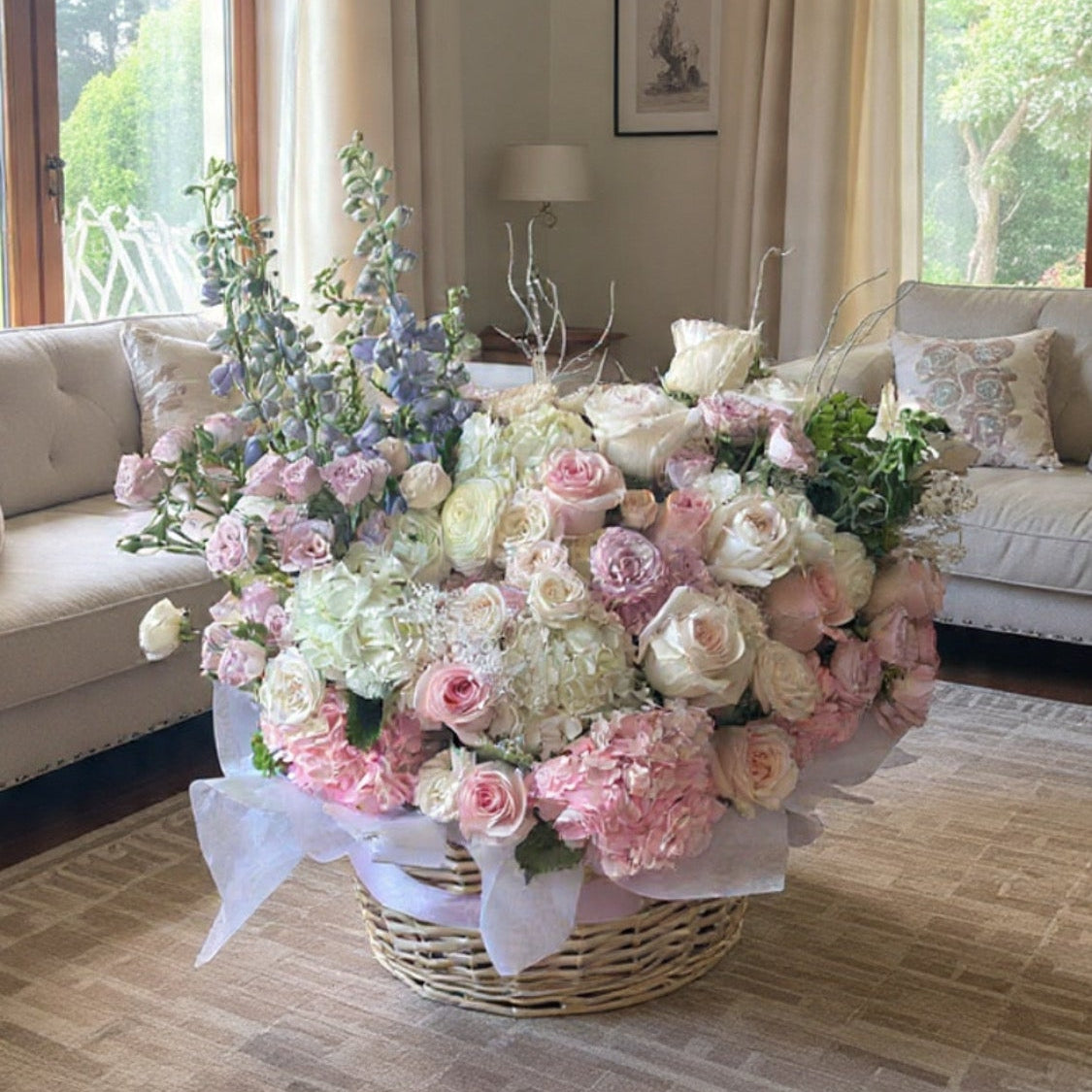 Pastel Garden Basket – Tulips, Roses & Seasonal Blooms