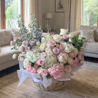 Pastel Garden Basket – Tulips, Roses & Seasonal Blooms