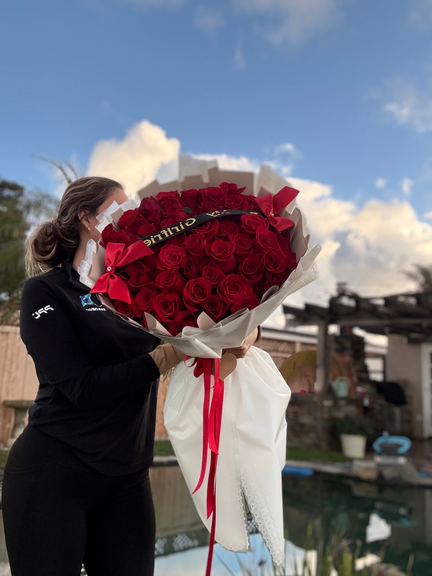 Grand Noir Romance Hand-Tied Bouquet Mansion