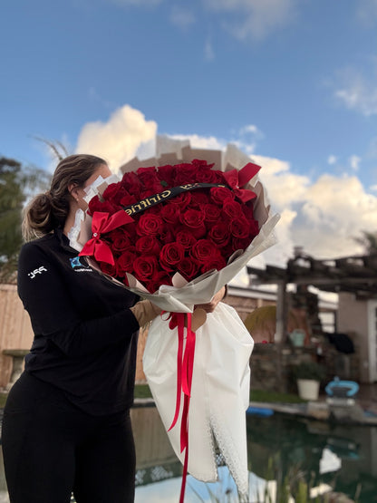 Grand Noir Romance Hand-Tied Bouquet Mansion