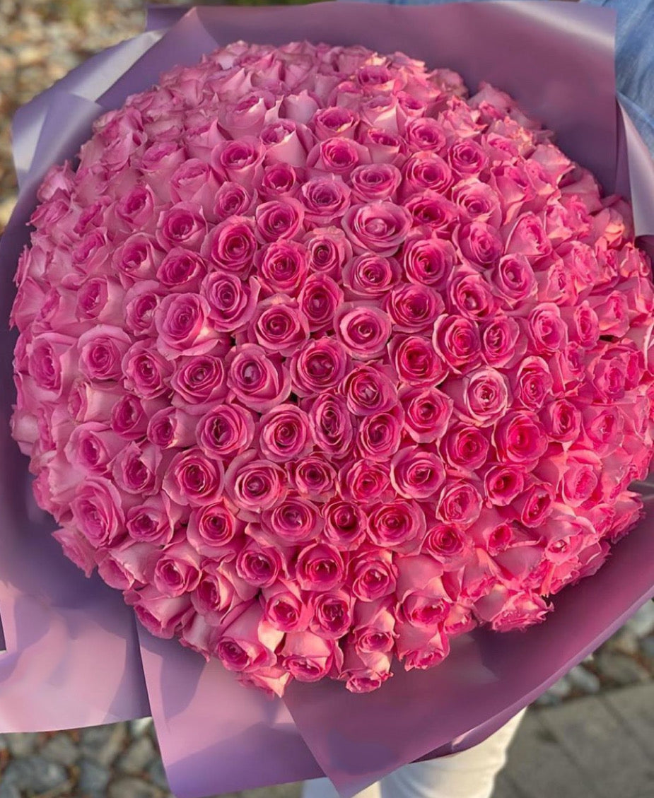 Master Hand Tied round Bouquet