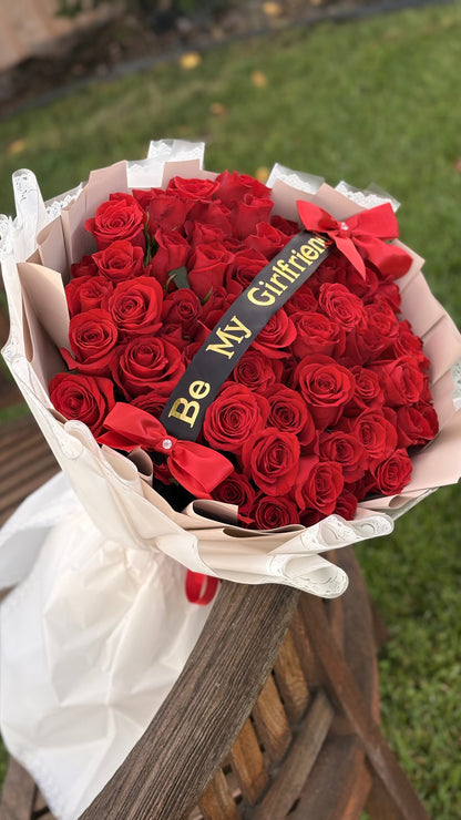 Grand Noir Romance Hand-Tied Bouquet Mansion