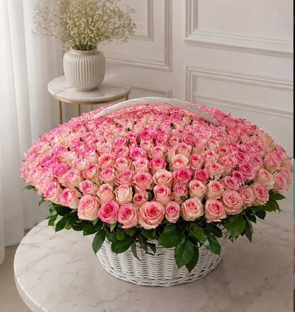 Signature Rose Basket San Diego | 50, 100 & 200 Roses | Custom Initial – Granada Floral