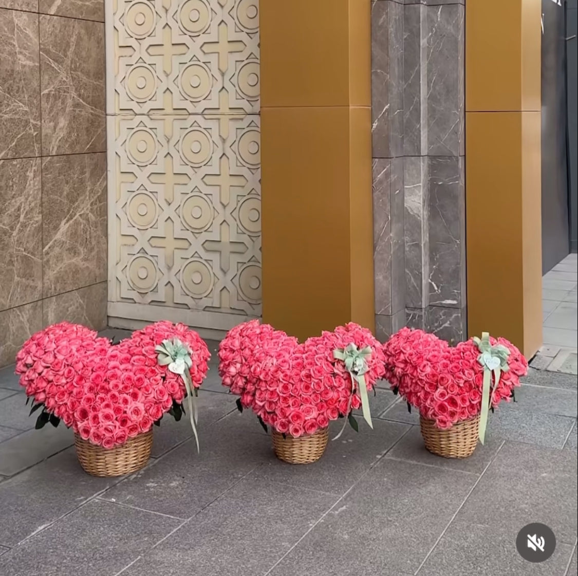 Basket Large Red Heart Rose