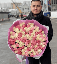 Master Hand Tied round Bouquet