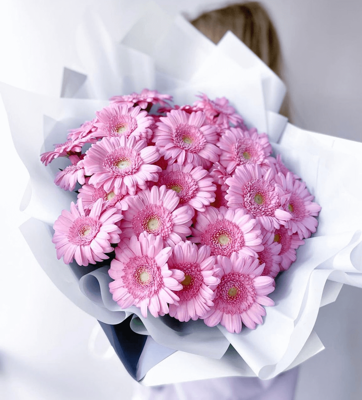 Radiant and Beautiful Gerbera Bouquet | Professional Flower Arrangements for Any Occasion.