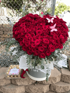 Cylinder Large Signature Red Heart Rose Box