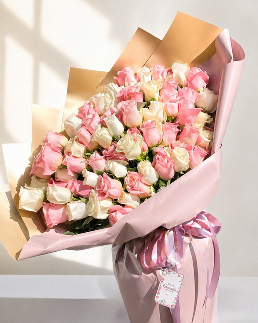 Granada Fan of Roses Hand-Tied Bouquet | Luxury Premium Rose Fan Bouquet San Diego