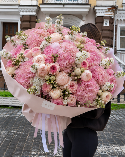 Granada Elegant Russian-Style Flower Arrangement | Luxury Hydrangea & Rose Bouquet San Diego