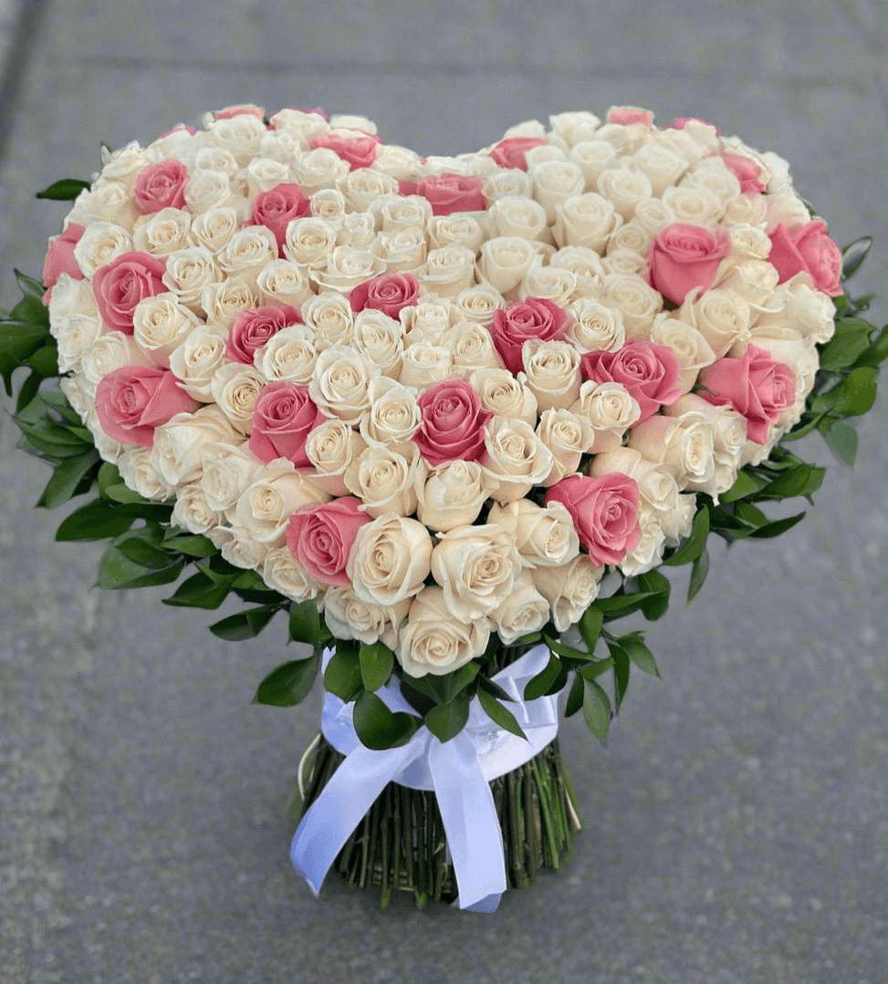 Standing Heart Shape Roses Bouquet