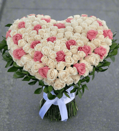 Standing Heart Shape Roses Bouquet