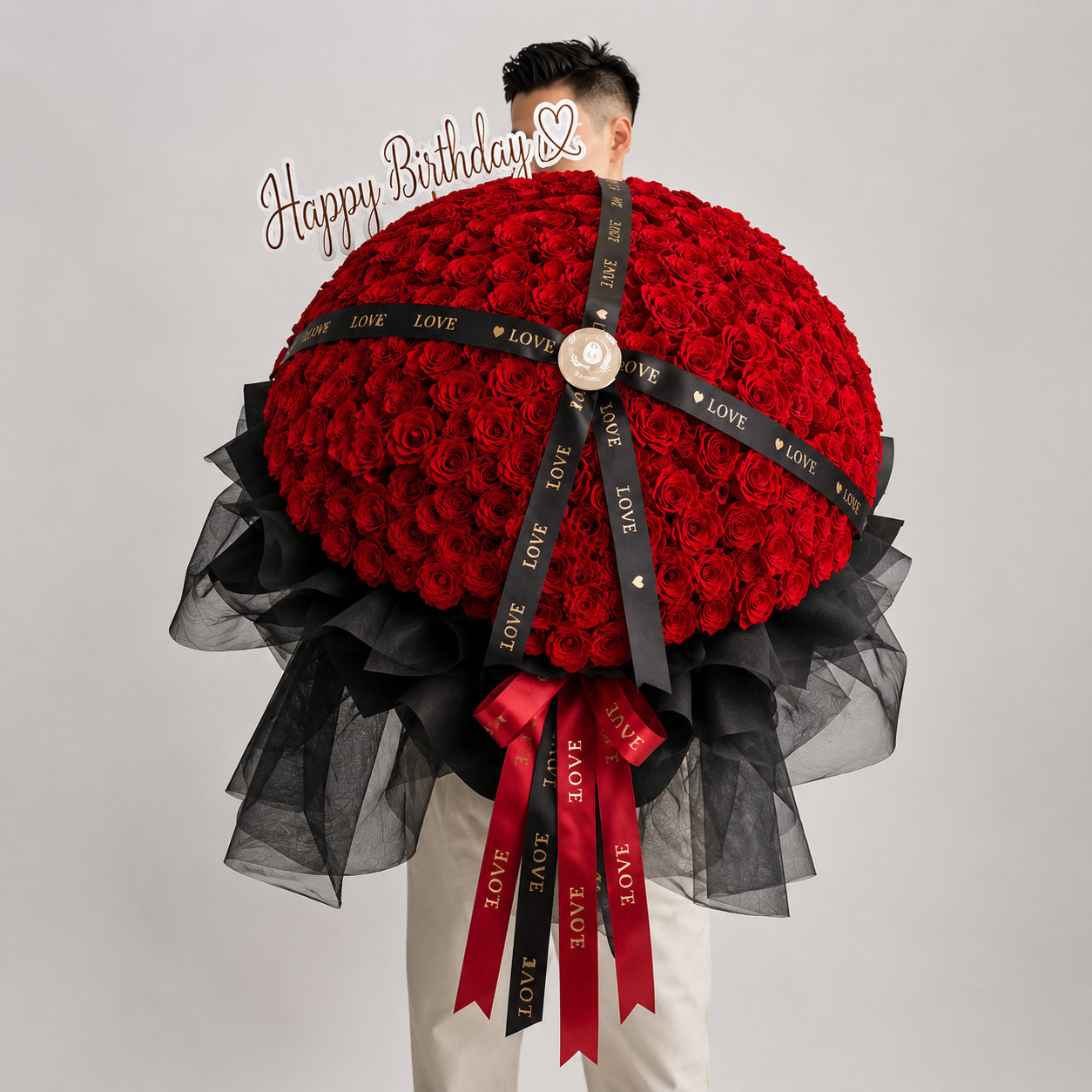 Grand Rose Bouquet 100+ Red Roses – Anniversary & Birthday
