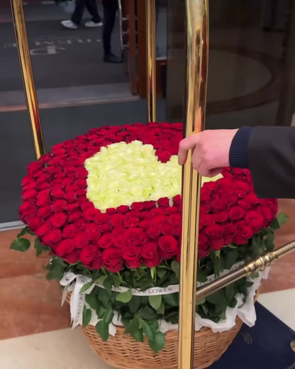 Radiate Elegance: Long-Stemmed Rose Basket for Unforgettable Moments 3 sizes