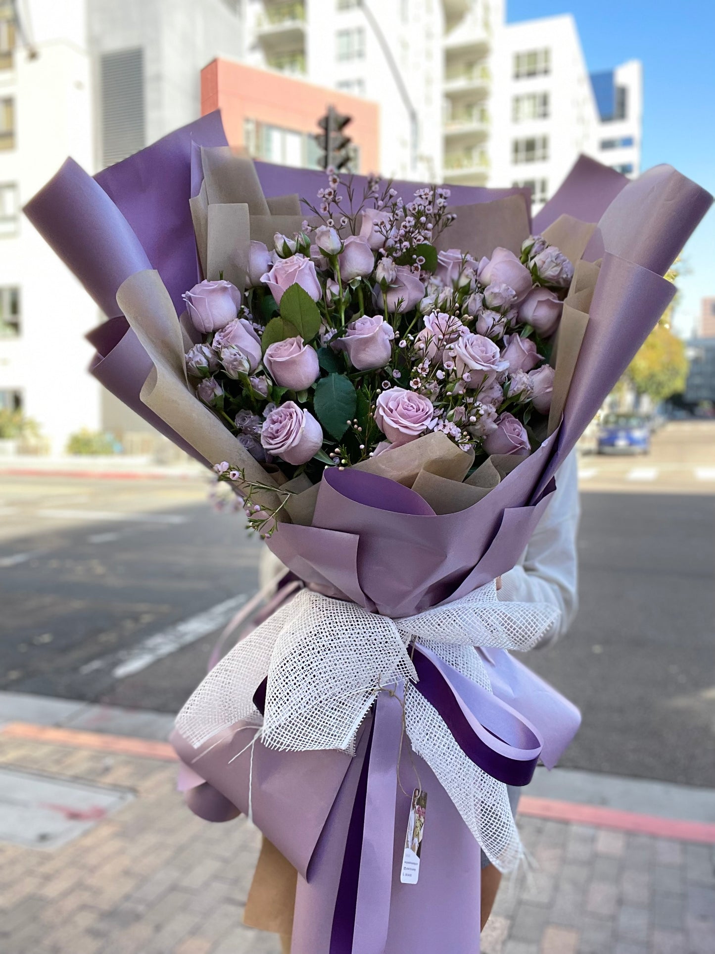 Korean bouquet roses and miniroses with filler