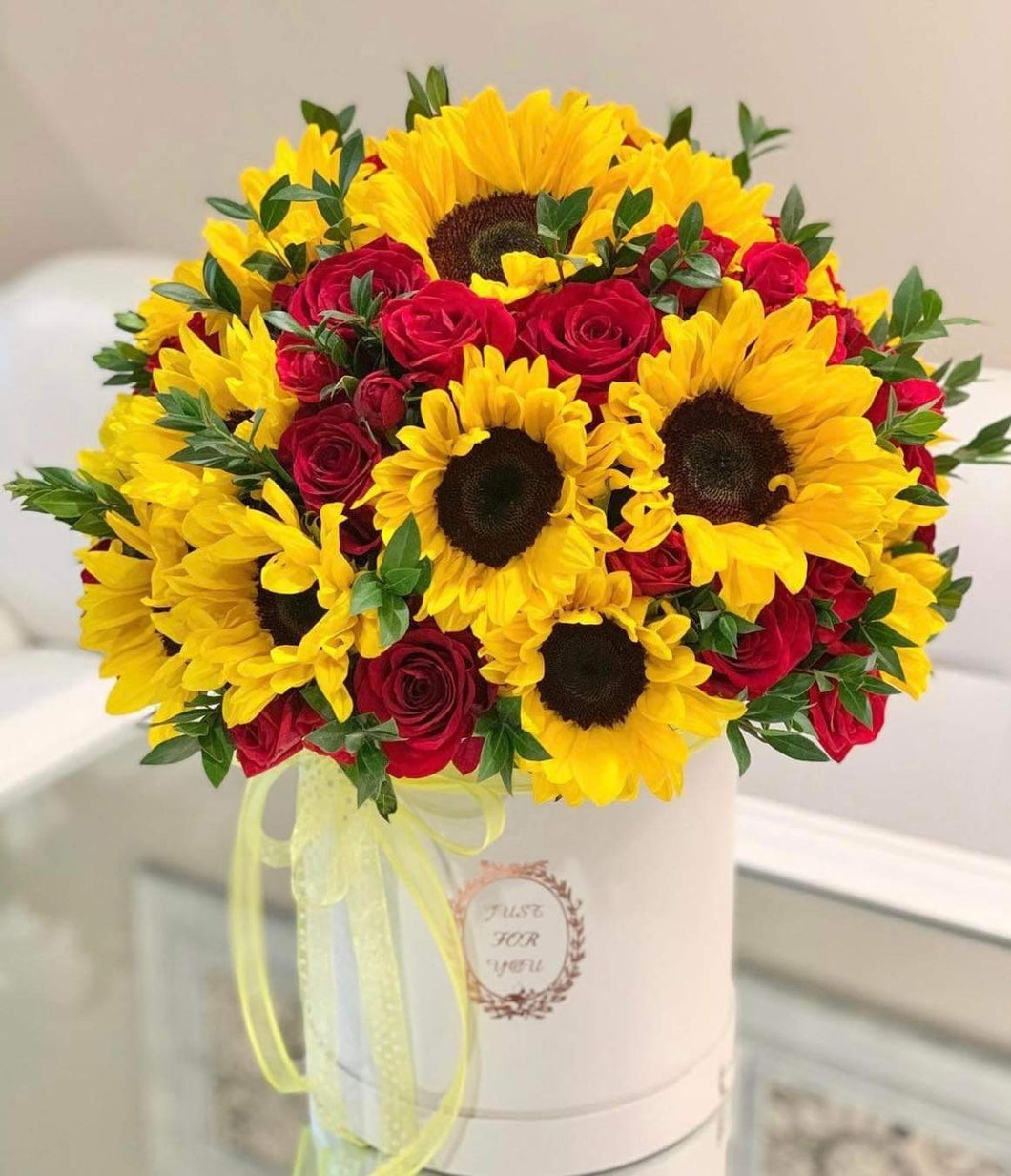 Sunflowers /rose una a box